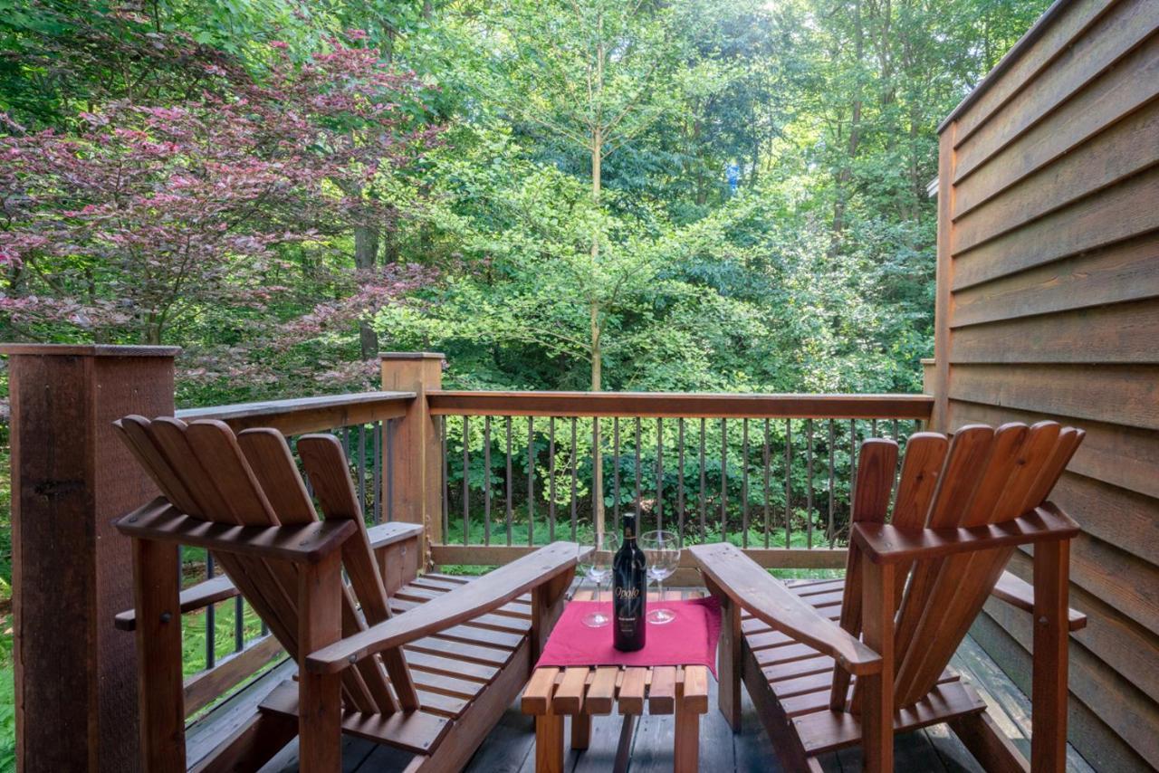 Pigeon Creek Inn - Adults Only Holland Exterior photo