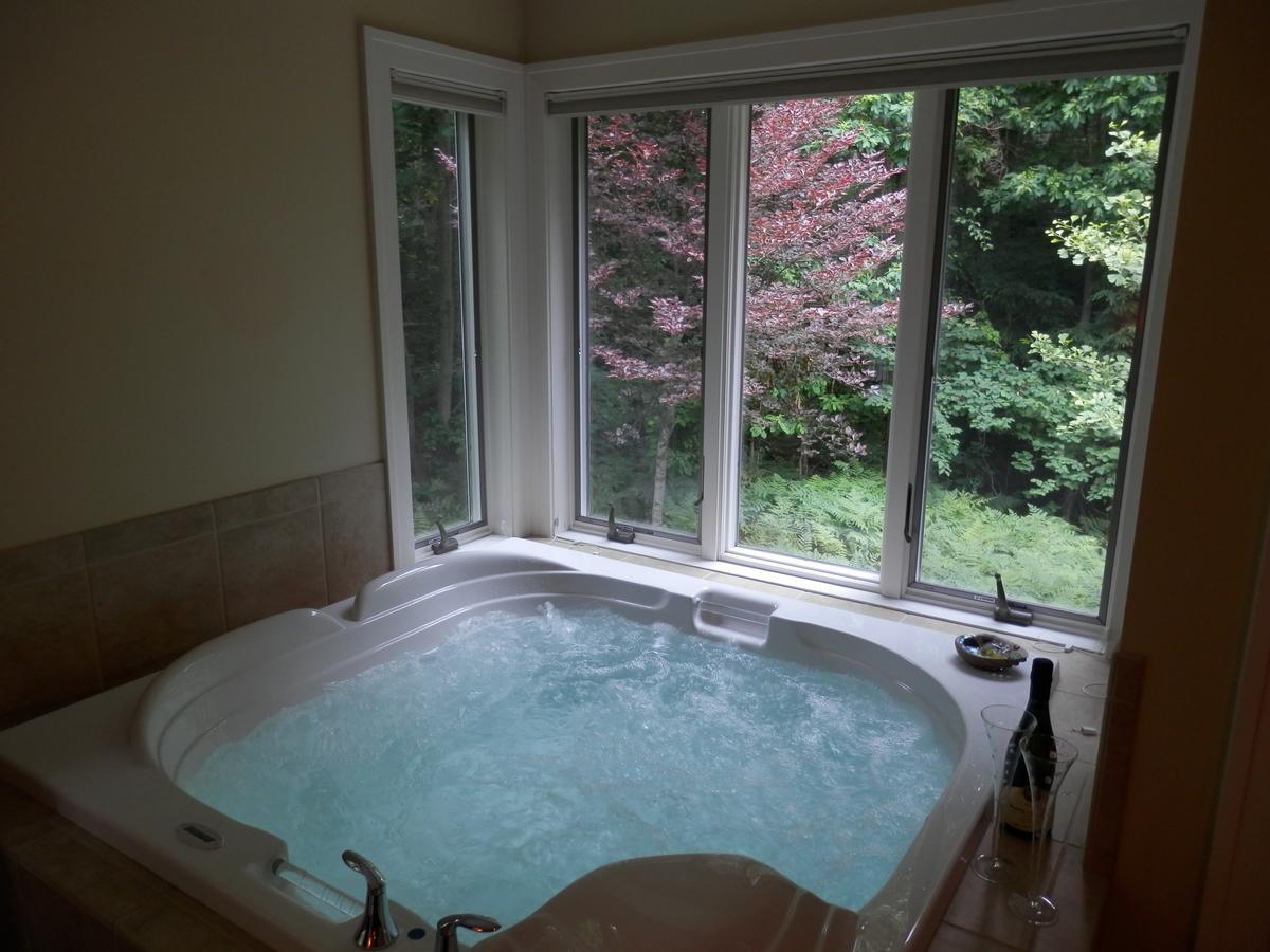 Pigeon Creek Inn - Adults Only Holland Exterior photo